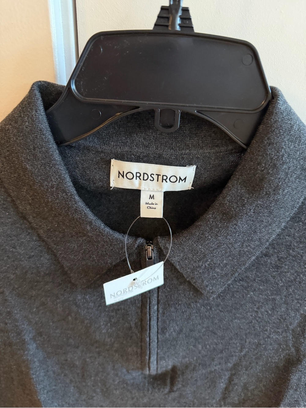 Nordstrom Men’s Charcoal Gray Short-Sleeve Quarter-Zip Polo Sweater - Picture 2 of 3